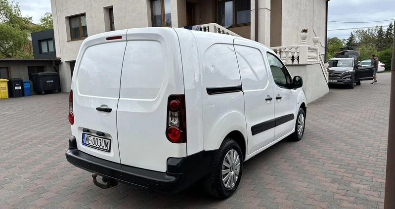 Peugeot Partner cena 36900 przebieg: 198500, rok produkcji 2018 z Pabianice małe 56